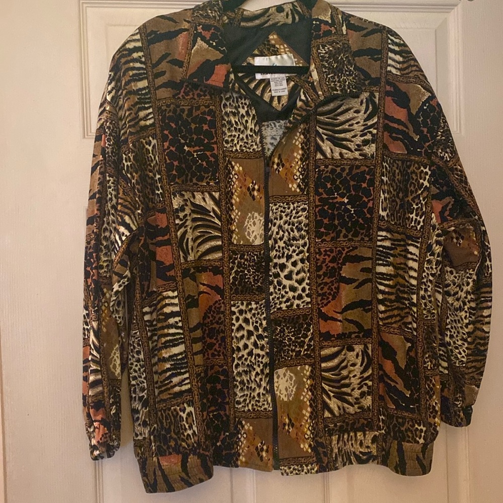 Erin London zip up Jacket. Cheetah and leopard prints. Fits size 1x